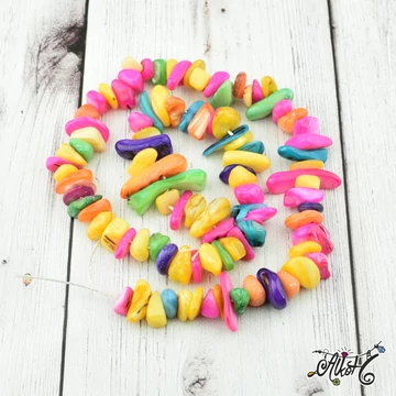 színes kagyló gyöngyök